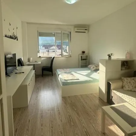 Candy * موستار