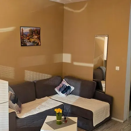 Candy * موستار